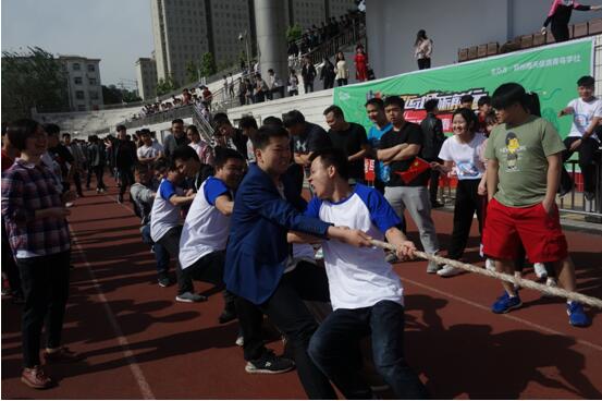 鄭州北大青鳥翔天信鴿校區2017年春季運動會開幕啦