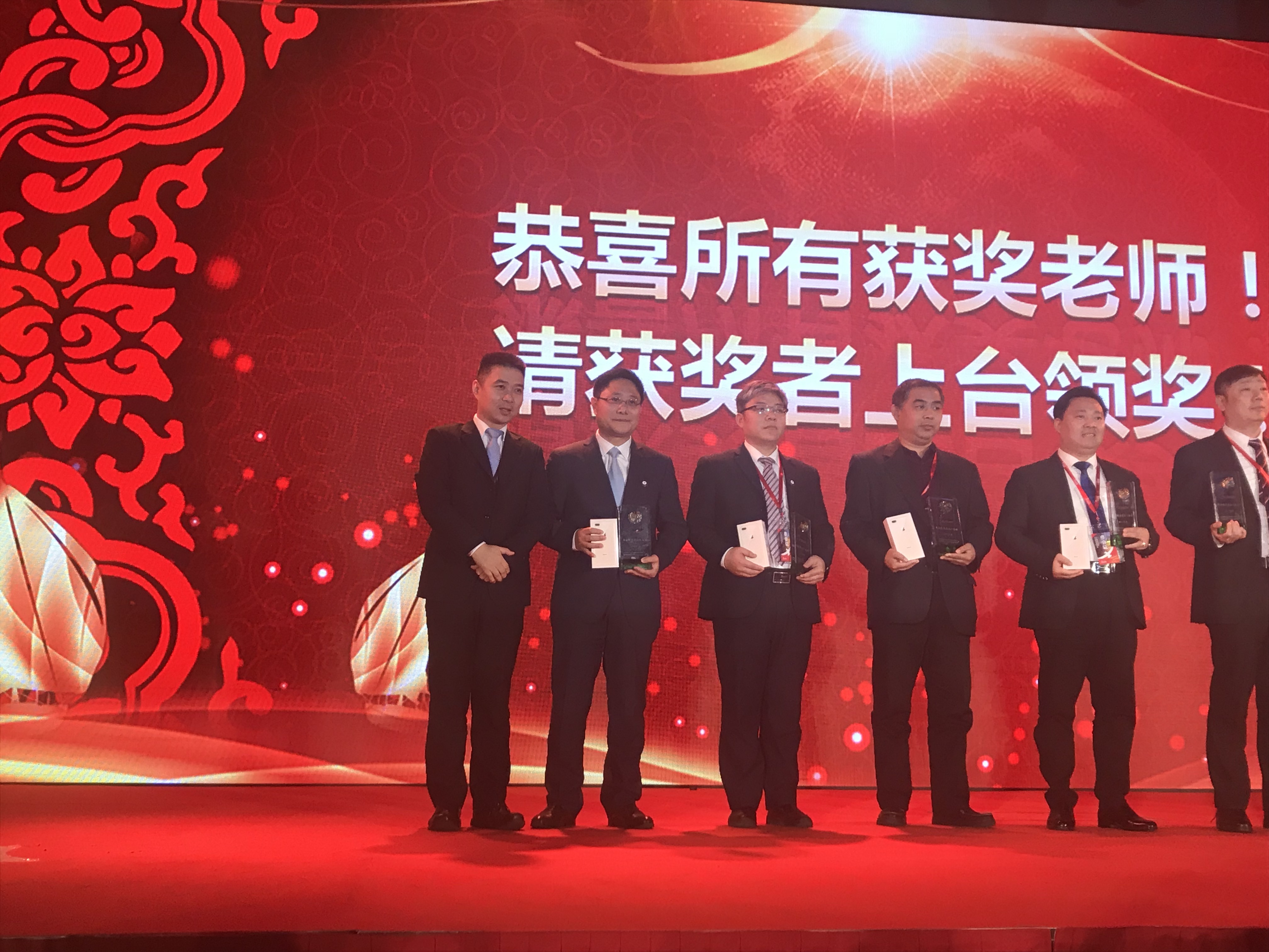 ݱB(nio)УL(zhng)s@B(nio)׿ԽL(fng)