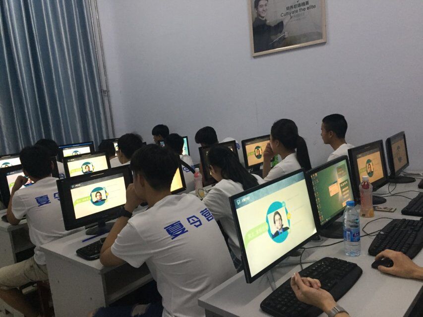 鄭州北大青鳥翔天信鴿第二期夏令營邀你免費“玩IT”