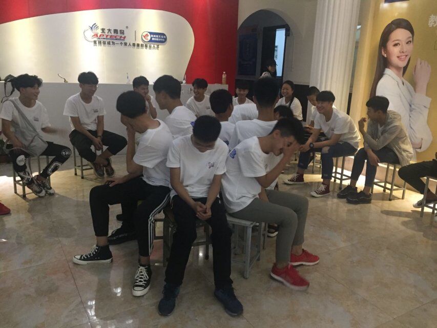 鄭州北大青鳥翔天信鴿第二期夏令營邀你免費“玩IT”