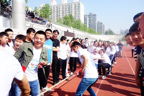 鄭州北大青鳥翔天信鴿軟件學(xué)院2018年春季運(yùn)動(dòng)會(huì)