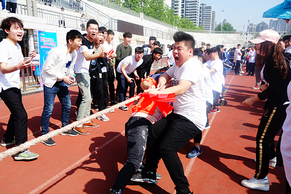 鄭州北大青鳥翔天信鴿軟件學(xué)院2018年春季運(yùn)動(dòng)會(huì)