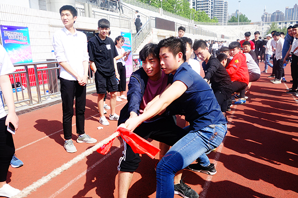 鄭州北大青鳥翔天信鴿軟件學(xué)院2018年春季運(yùn)動(dòng)會(huì)