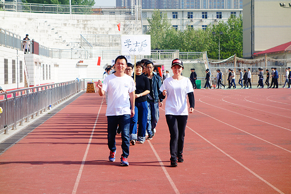 鄭州北大青鳥翔天信鴿軟件學(xué)院2018年春季運(yùn)動(dòng)會(huì)