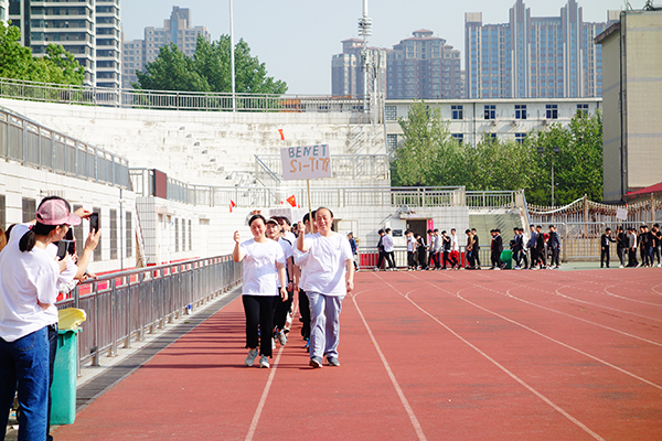 鄭州北大青鳥翔天信鴿軟件學(xué)院2018年春季運(yùn)動(dòng)會(huì)