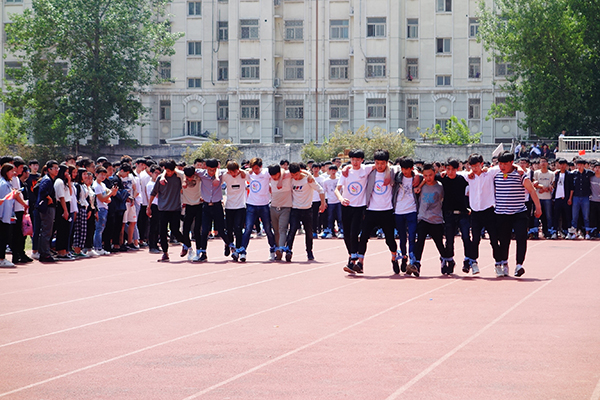 鄭州北大青鳥翔天信鴿軟件學(xué)院2018年春季運(yùn)動(dòng)會(huì)