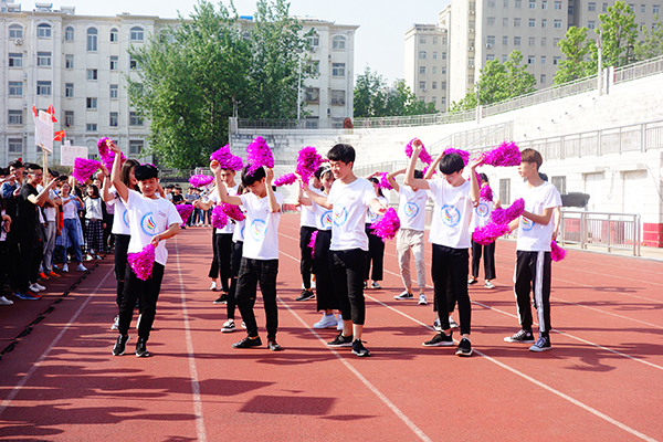 鄭州北大青鳥翔天信鴿軟件學(xué)院2018年春季運(yùn)動(dòng)會(huì)