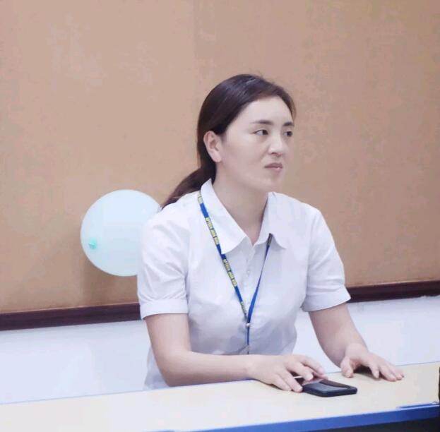 高冷范十足的李媛老師