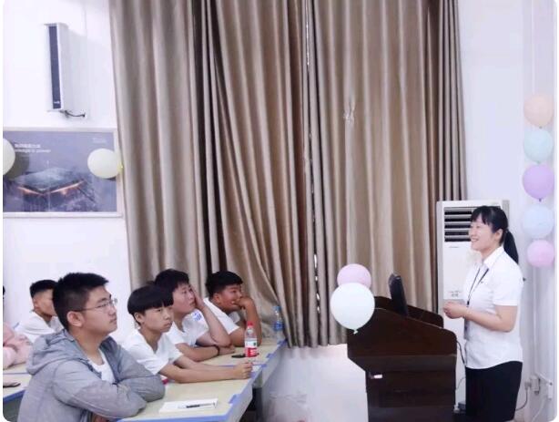 還有我們愛笑的湯鳳云老師