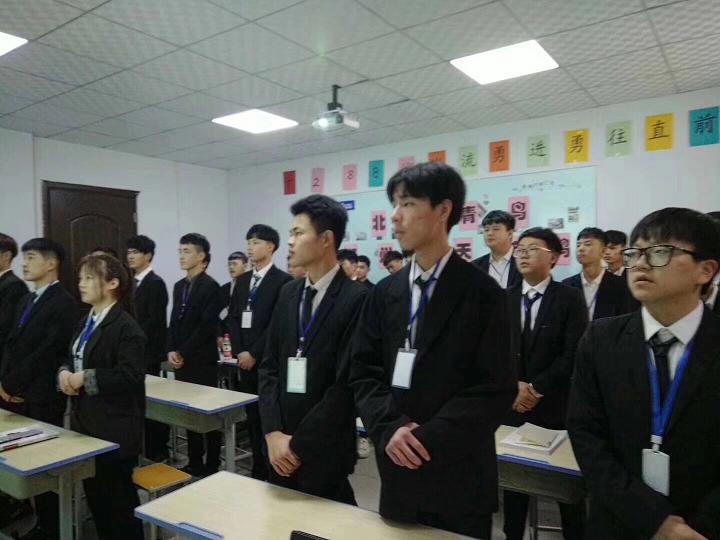 鄭州北大青鳥翔天信鴿學員學習