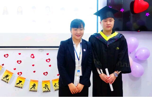 鄭州北大青鳥翔天信鴿青春畢業(yè)季