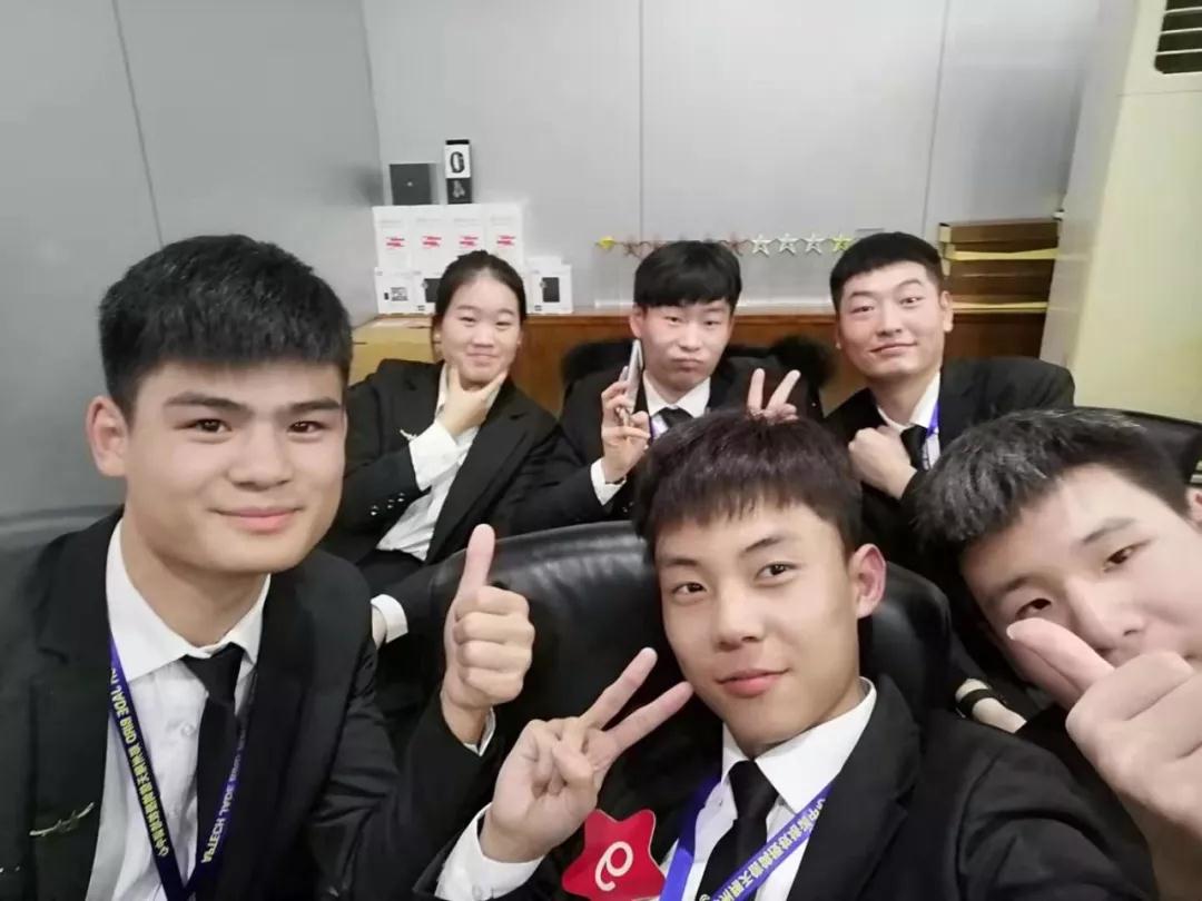 恭喜鄭州北大青鳥翔天信鴿斬獲超級(jí)演說(shuō)家北方區(qū)域一等獎(jiǎng)、二等獎(jiǎng)