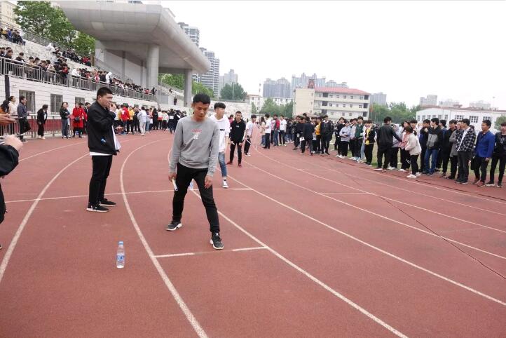 鄭州北大青鳥翔天信鴿2019年春季運動會400米接力