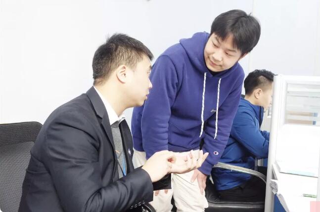 北大青鳥鄭州翔天信鴿校區(qū)名師浮立路老師專訪