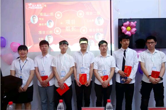 教學總監湯鳳云老師為項目組長授予委任書