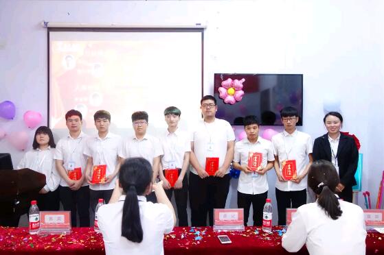 課工場及Y2主管陶華瑞老師為經理授予委任書