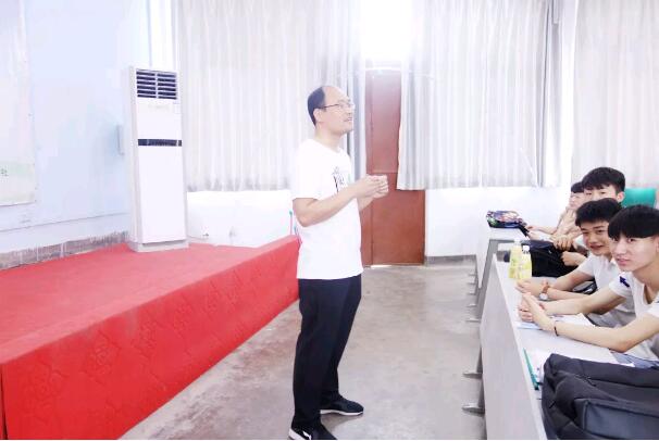 鄭州北大青鳥翔天信鴿20歲優秀學員月薪17k就業分享