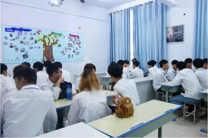 鄭州北大青鳥翔天信鴿B197班開學典禮:感謝相遇,未來相伴!