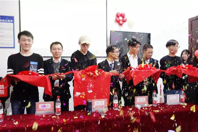 北大青鳥鄭州翔天信鴿KD15班開業典禮:走近企業,高薪就業