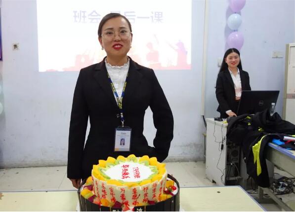 鄭州北大青鳥翔天信鴿B359班畢業(yè)典禮:離別是為了更好的相遇