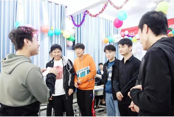 鄭州北大青鳥翔天信鴿B359班畢業(yè)典禮:離別是為了更好的相遇