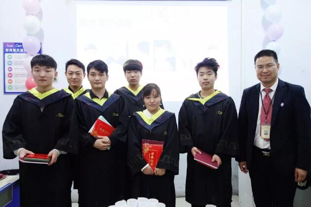 鄭州北大青鳥翔天信鴿B359班畢業(yè)典禮:離別是為了更好的相遇