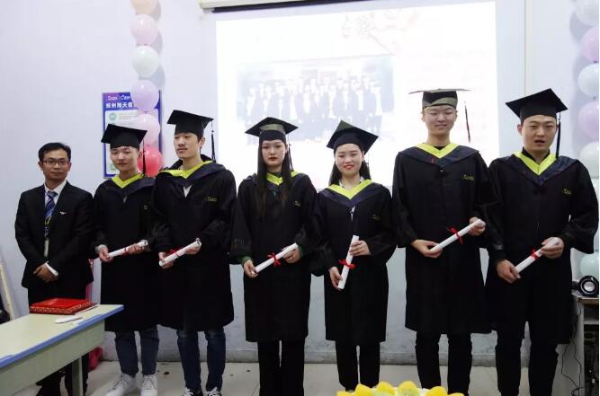 鄭州北大青鳥翔天信鴿B359班畢業(yè)典禮:離別是為了更好的相遇