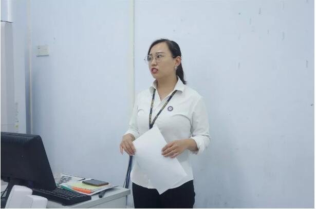 鄭州北大青鳥翔天信鴿B196班PPT大賽——從“內秀”到侃侃而談的我們