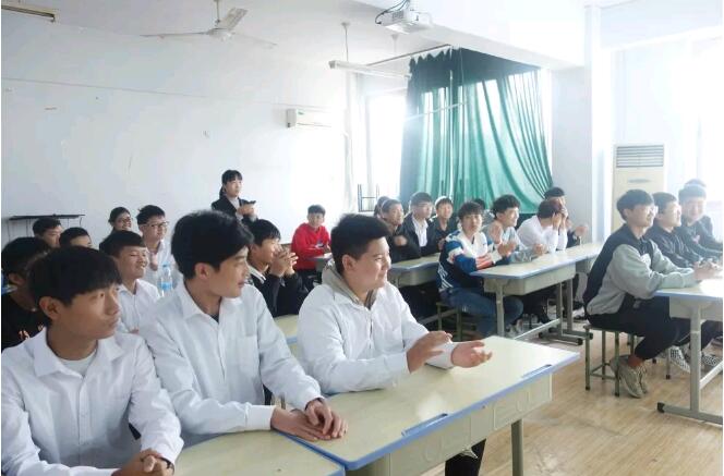 北大青鳥鄭州翔天信鴿Q1906班PPT大賽