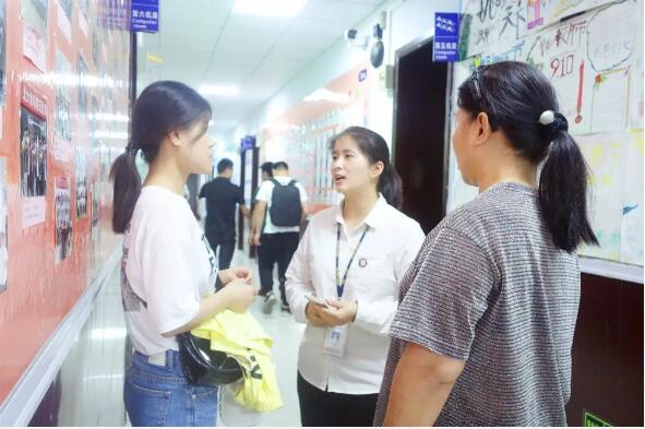 北大青鳥(niǎo)鄭州翔天信鴿朱嘉碧老師專(zhuān)訪“德高為師,行高師范”