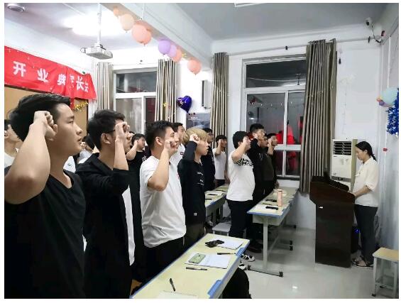 鄭州北大青鳥翔天信鴿就業先鋒團二期強勢開營