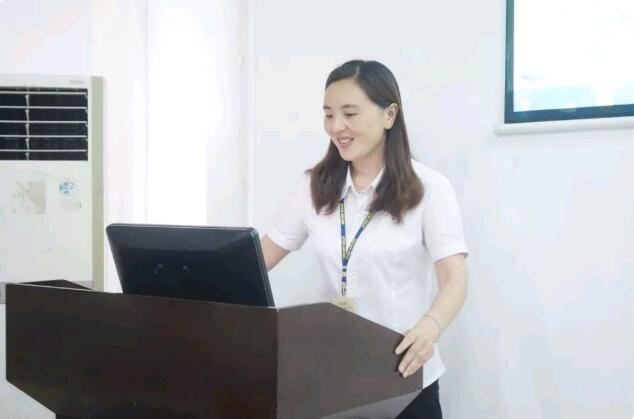 我校市場副校長李媛老師從幾個方面進行講解