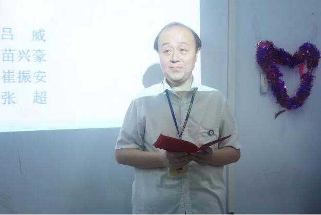 北大青鳥鄭州翔天信鴿B196班班委任命:是榮譽,亦是責(zé)任