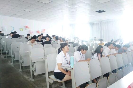 鄭州北大青鳥翔天信鴿第四屆“北大青鳥杯”超級演說家校級選拔賽