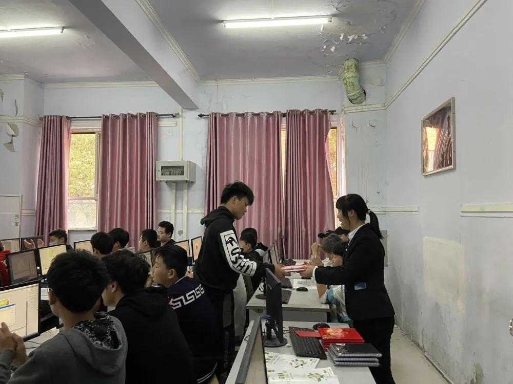 鄭州北大青鳥(niǎo)翔天信鴿啟蒙星萌新給你送邀請(qǐng)函了