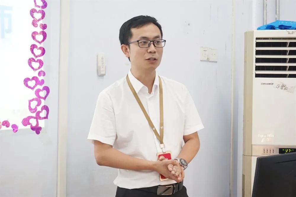 鄭州北大青鳥翔天信鴿網絡205班開學典禮