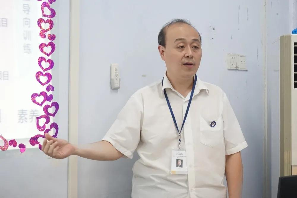 鄭州北大青鳥翔天信鴿網絡205班開學典禮