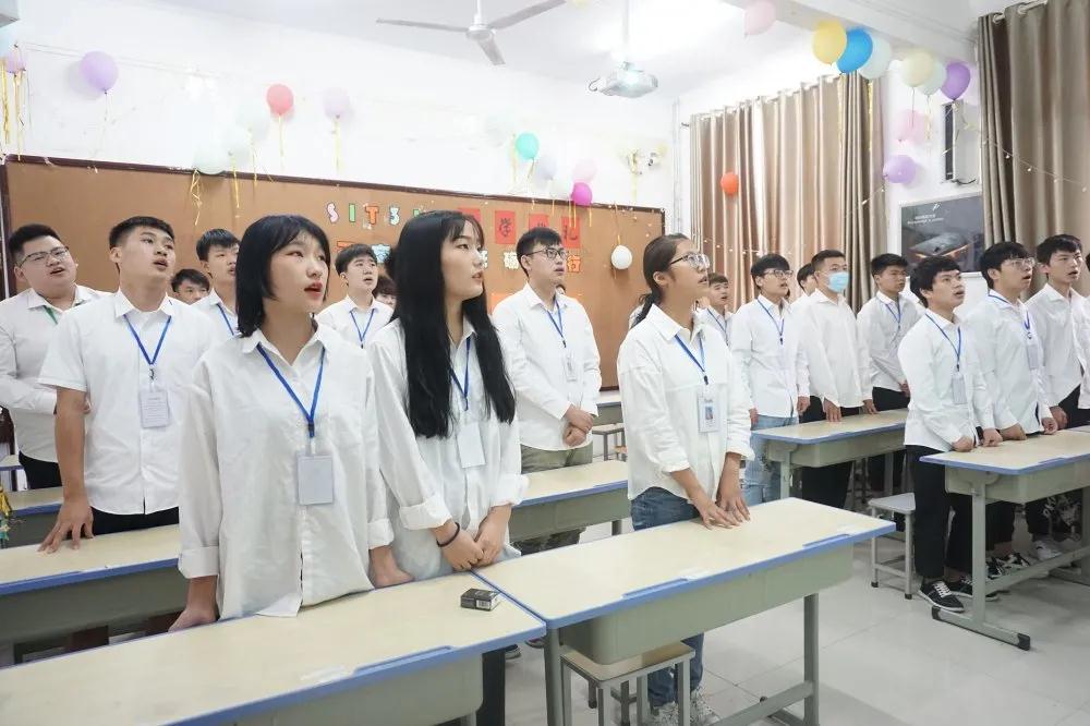 遇見鄭州北大青鳥翔天信鴿這樣的開學典禮