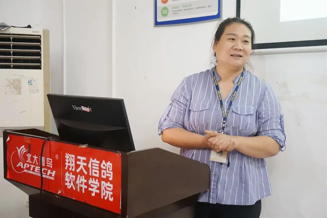 遇見鄭州北大青鳥翔天信鴿這樣的開學典禮