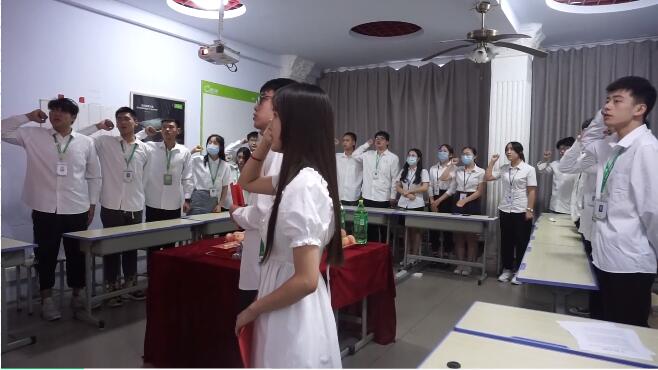 鄭州北大青鳥翔天信鴿星途社結訓典禮