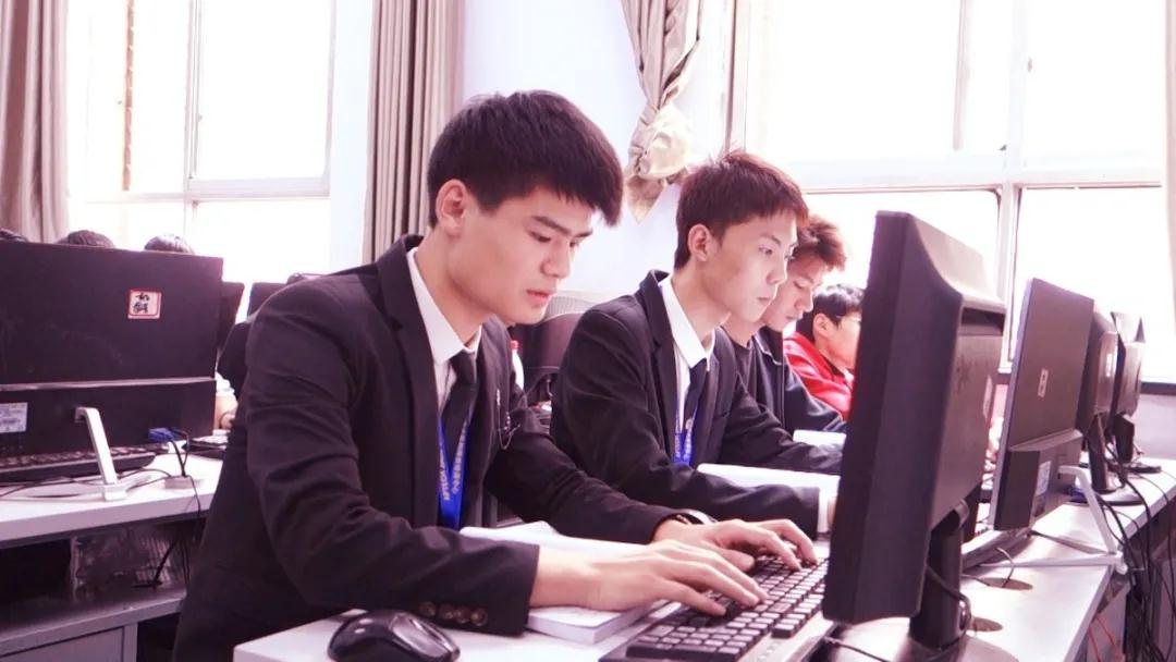 鄭州北大青鳥翔天信鴿軟件學院簡介