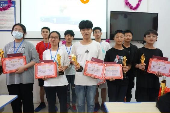 鄭州北大青鳥翔天信鴿IT夏令營第三期閉營:相遇信鴿,筑夢未來