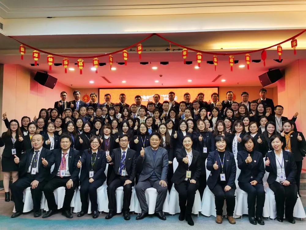 恭祝鄭州翔天信鴿校區在北大青鳥&課工場總部年會上榮獲全國七項榮譽