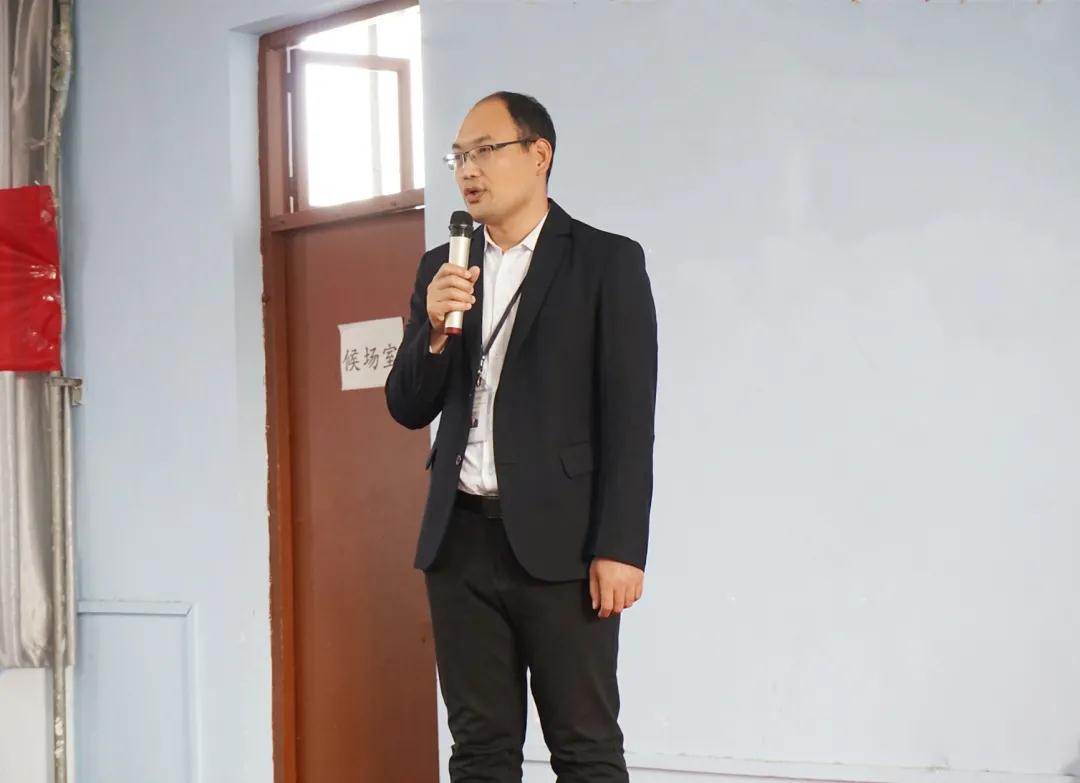 致鄭州北大青鳥翔天信鴿畢業學員:青春不散場,未來皆可期