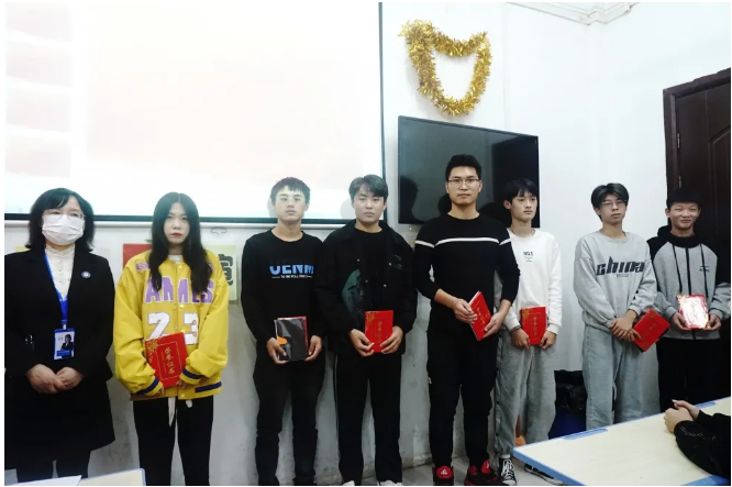 鄭州北大青鳥翔天信鴿T328班班委任命儀式