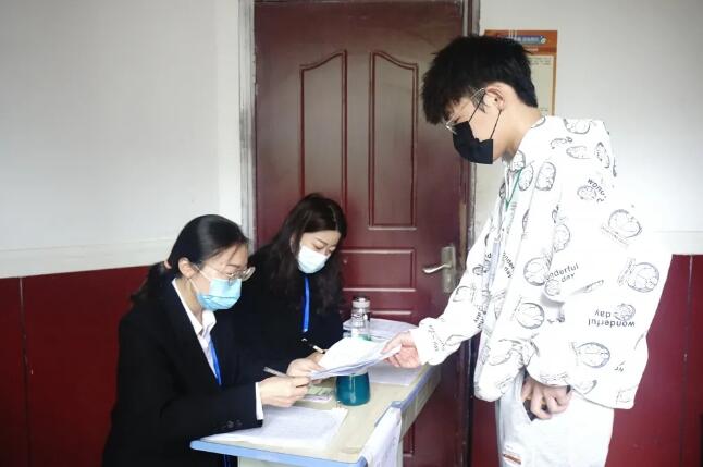 熱烈歡迎鄭州北大青鳥翔天信鴿學員們開學報到