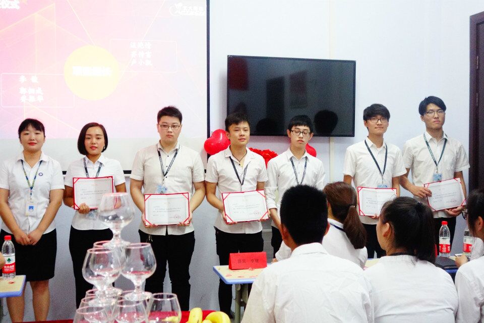 祝賀鄭州北大青鳥翔天信鴿“企業化帶班”鄭州鼎之欣開業慶典圓滿成功