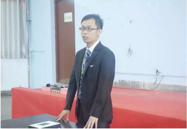 鄭州北大青鳥翔天信鴿啟蒙星新生軍訓強勢來襲