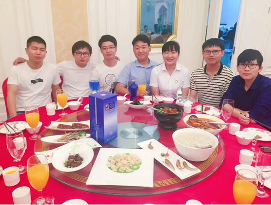 熱烈慶賀鄭州北大青鳥翔天信鴿軟件學院上海校友會勝利召開