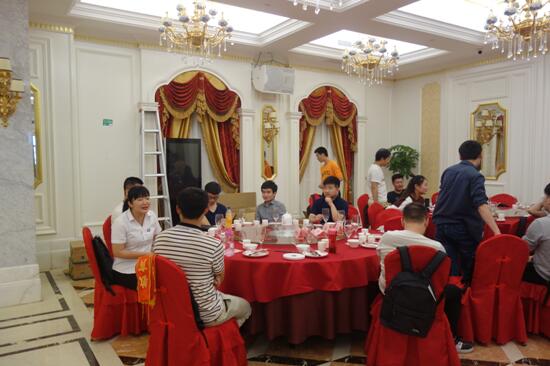 熱烈慶賀鄭州北大青鳥翔天信鴿軟件學院上海校友會勝利召開